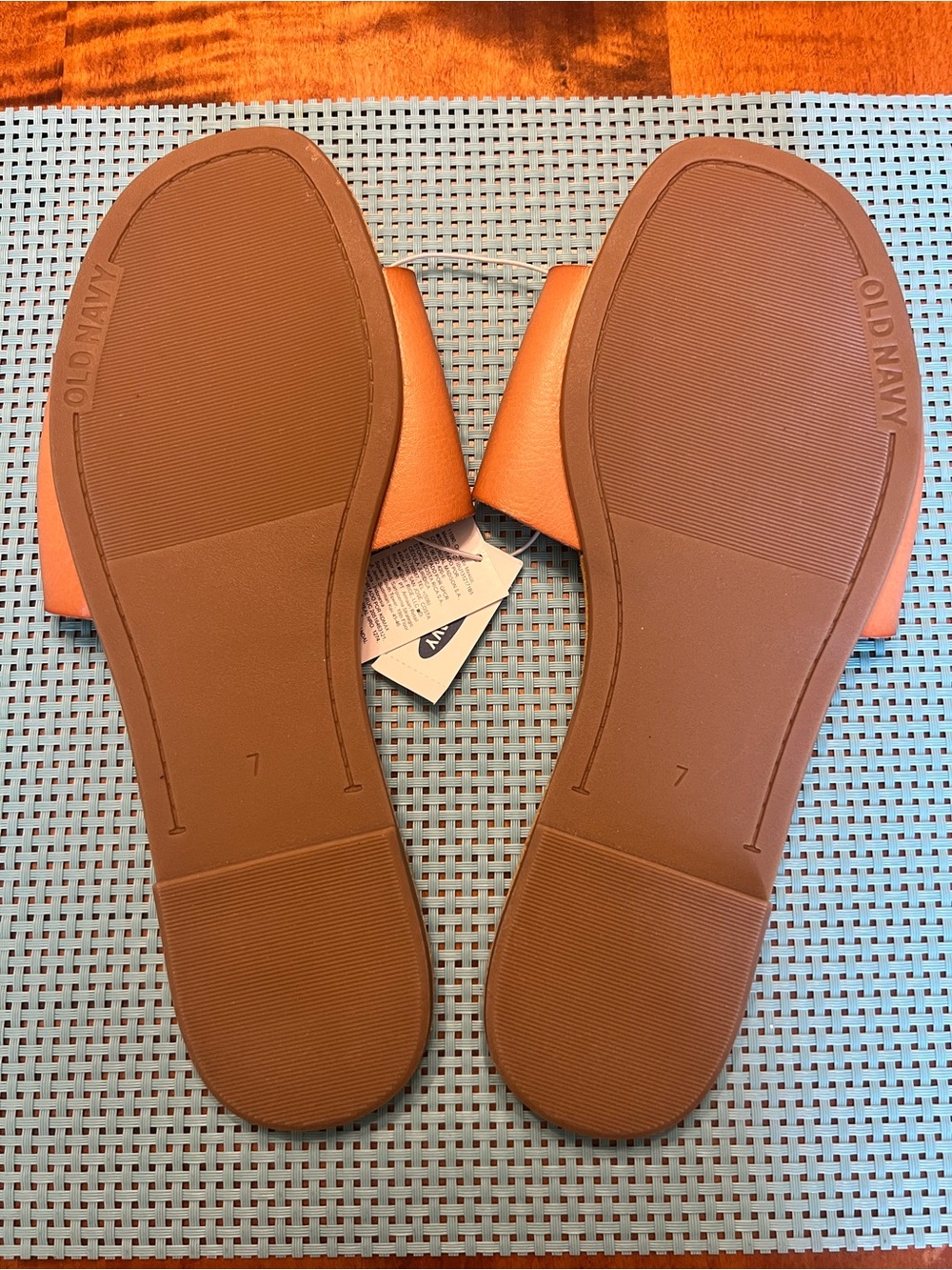 Old Navy Women's Cognac Slide Sandals - Picture 5 of 8